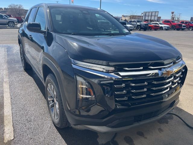 Used 2025 Chevrolet Equinox LT image 3