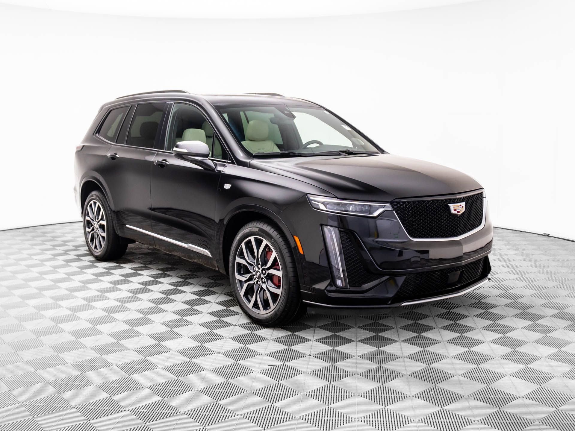 Certified 2024 Cadillac XT6 Sport w/ Technology Package image 9
