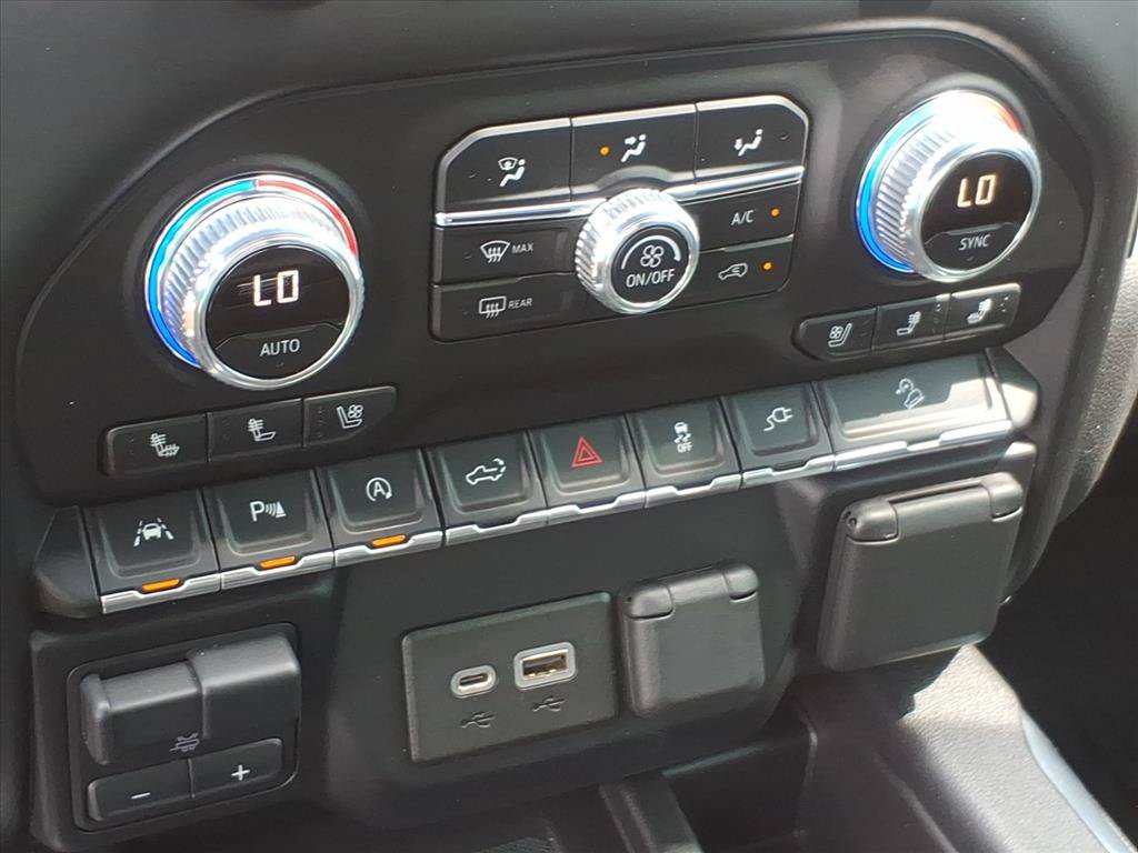 Used 2020 GMC Sierra 1500 AT4 w/ AT4 Premium Package AWD/4WD image 32