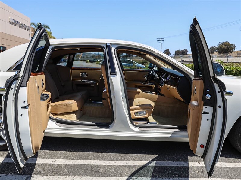 Used 2012 Rolls-Royce Ghost Extended Wheelbase RWD image 21