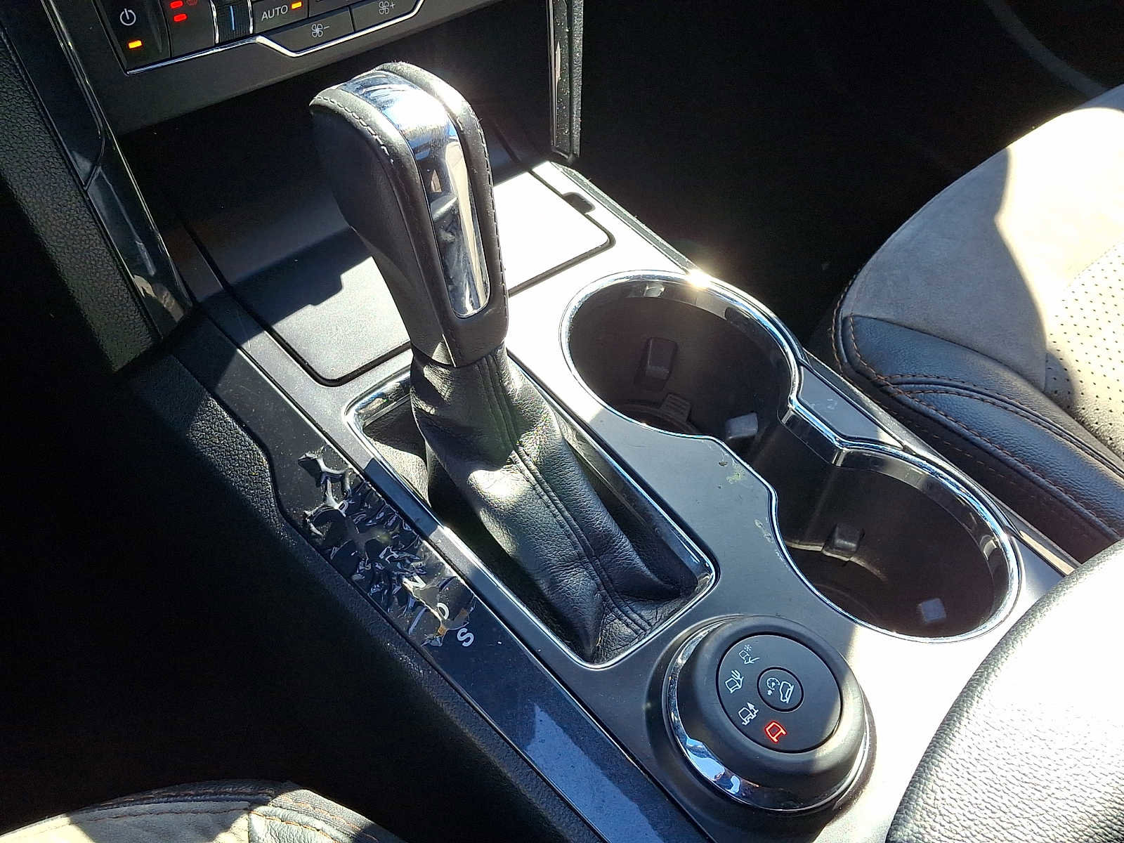 Used 2017 Ford Explorer XLT w/ Equipment Group 202A image 16