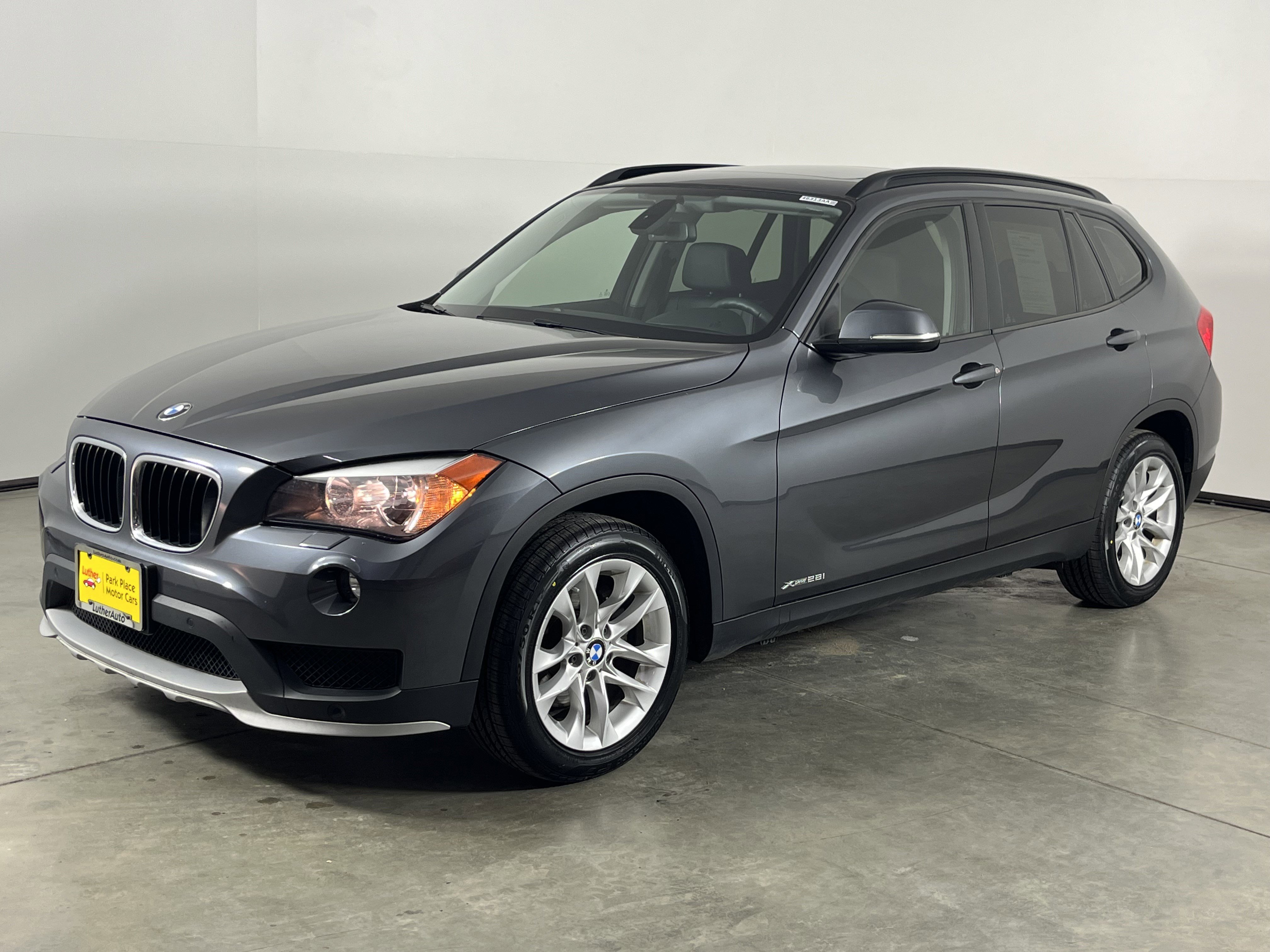 Used 2015 BMW X1 xDrive28i video 3