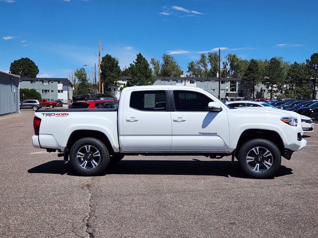 Used 2019 Toyota Tacoma TRD Sport AWD/4WD image 4