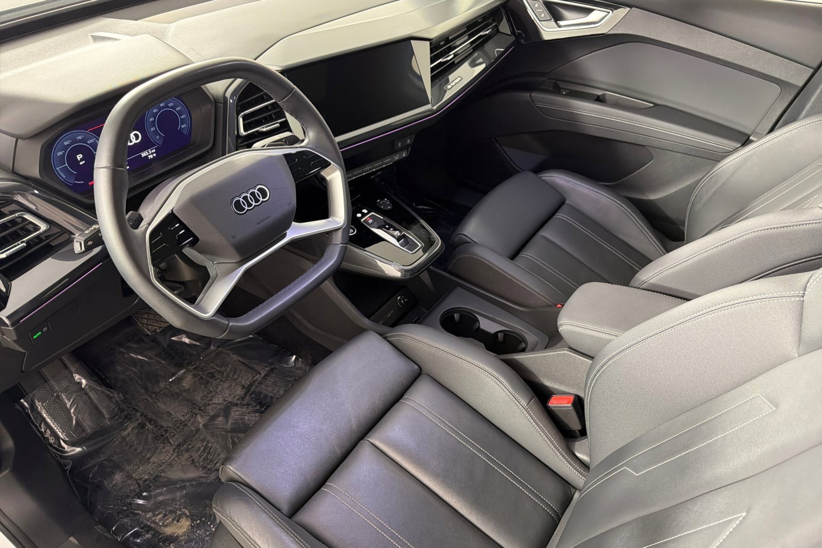 Used 2023 Audi Q4 e-tron Premium Plus w/ Premium Plus image 9