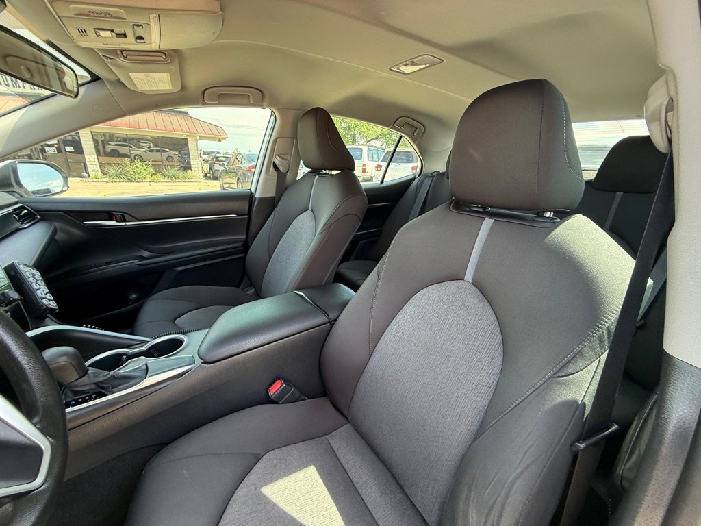 Used 2021 Toyota Camry LE FWD image 18