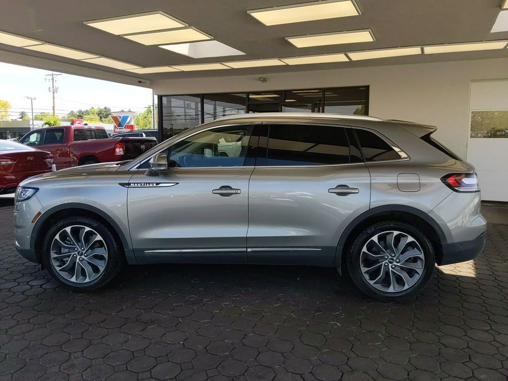 Used 2023 Lincoln Nautilus Reserve w/ Equipment Group 201A AWD/4WD image 8