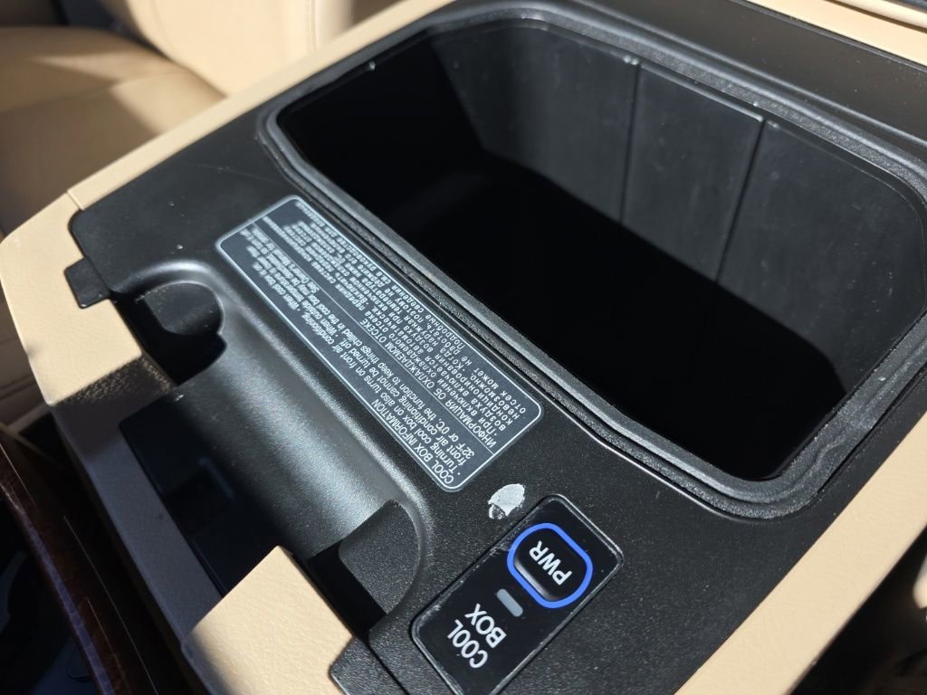 Used 2014 Toyota Land Cruiser image 40