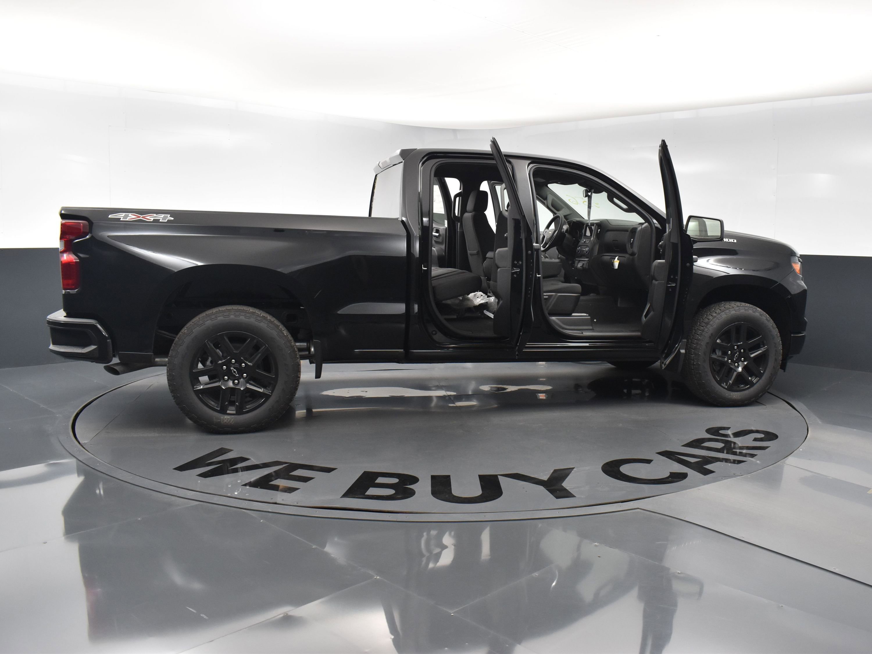 Used 2025 Chevrolet Silverado 1500 Custom w/ Turbomax Blackout Package image 26