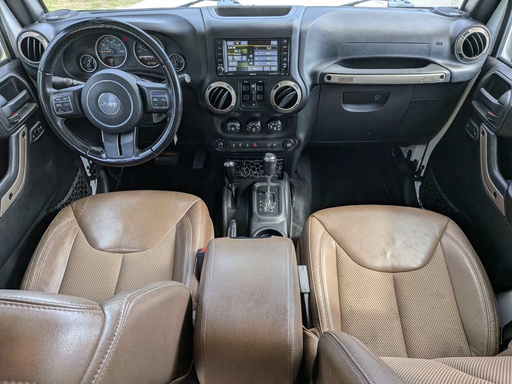 Used 2017 Jeep Wrangler Unlimited Sahara AWD/4WD image 14