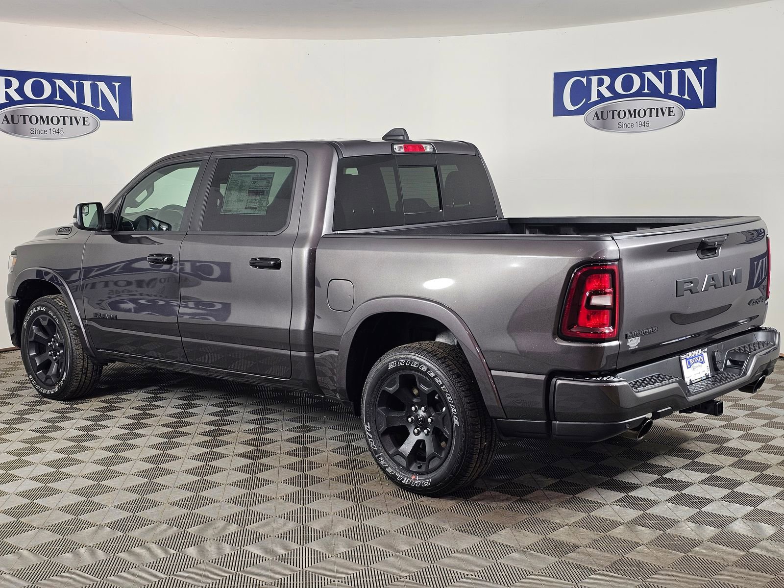 New 2026 RAM 1500 4x4 Crew Cab image 29
