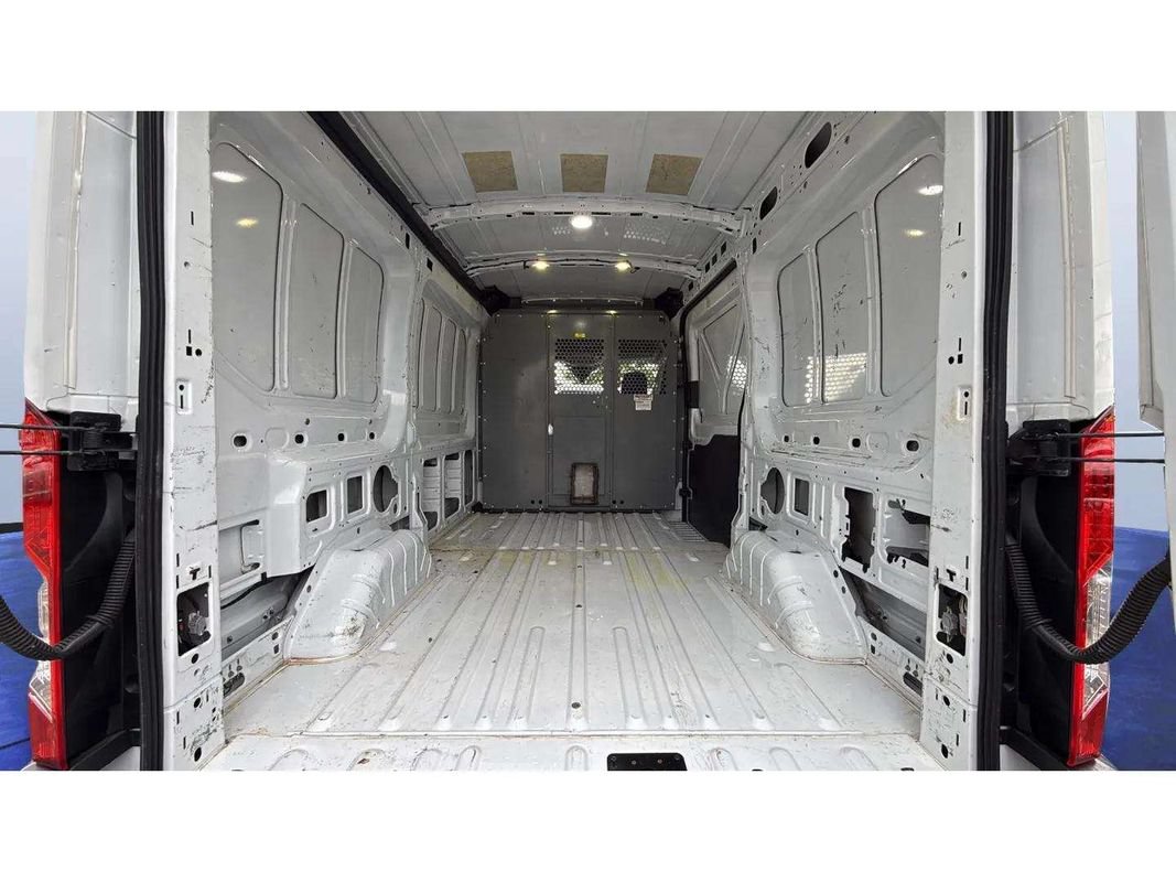 Used 2017 Ford Transit 250 130 Medium Roof RWD image 9