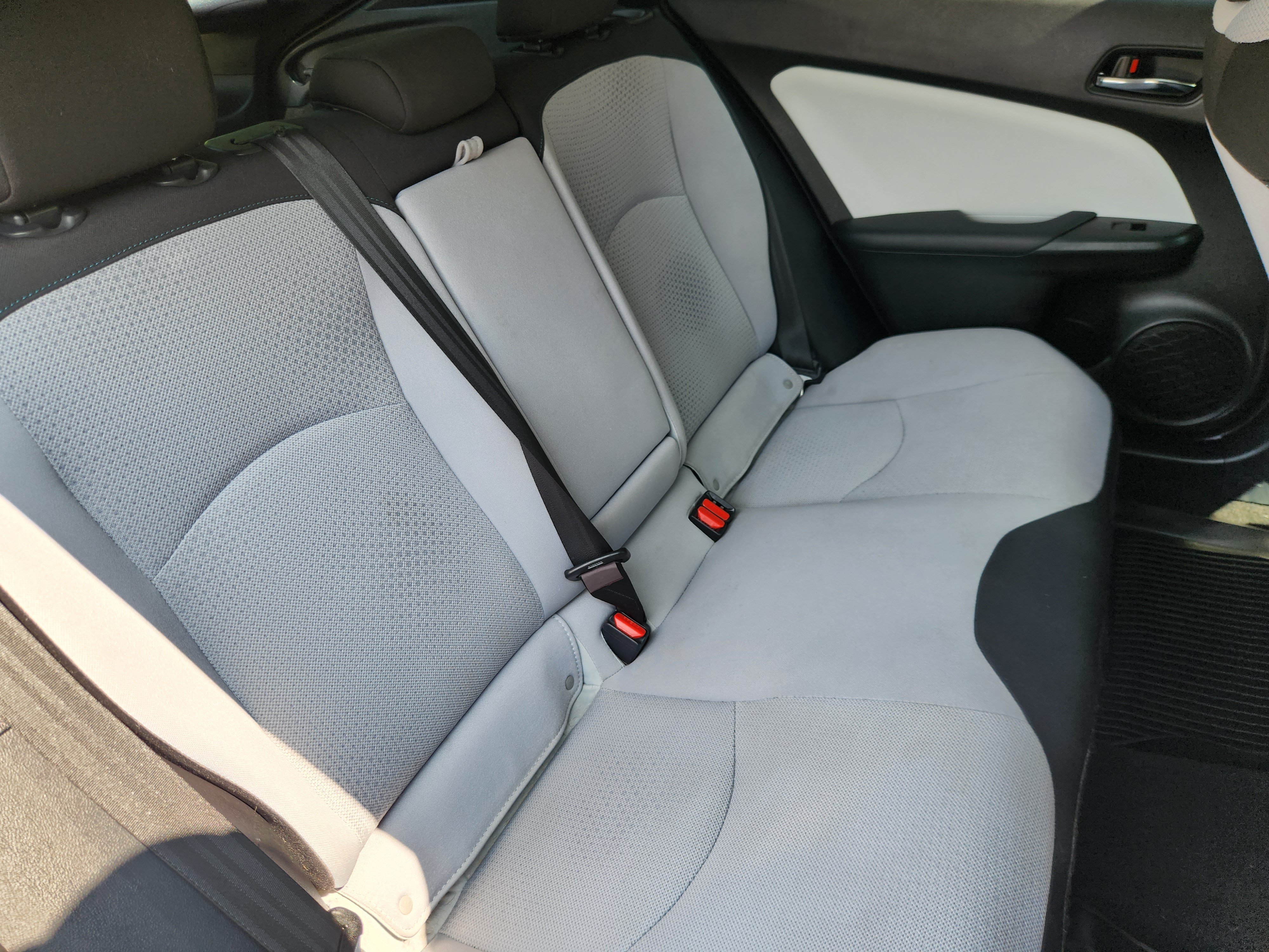 Used 2022 Toyota Prius LE AWD/4WD image 15