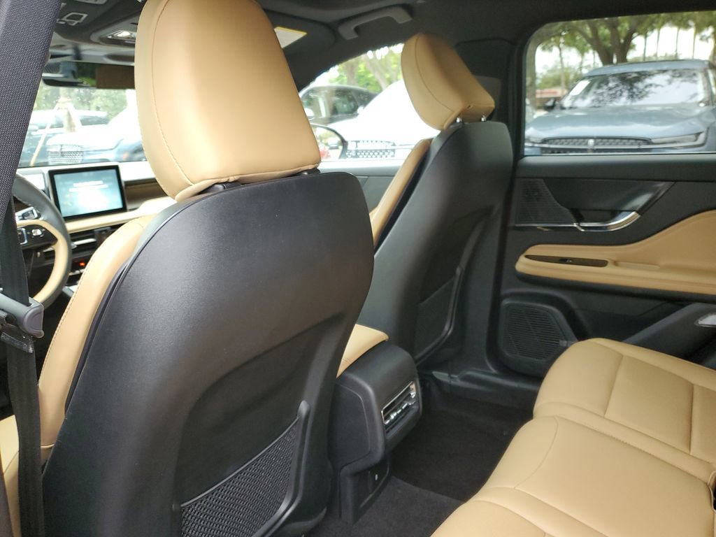 Used 2022 Lincoln Corsair Reserve w/ Sport Package image 10