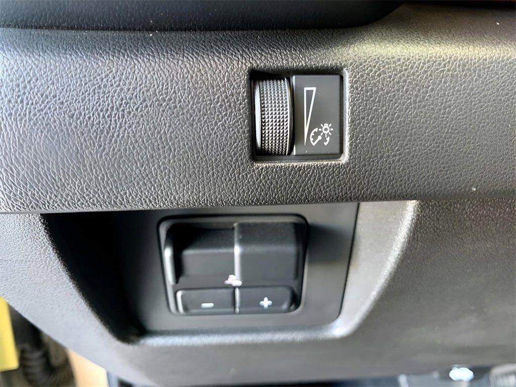 Used 2023 GMC Canyon AT4 w/ Canyon Safety Plus Package image 31