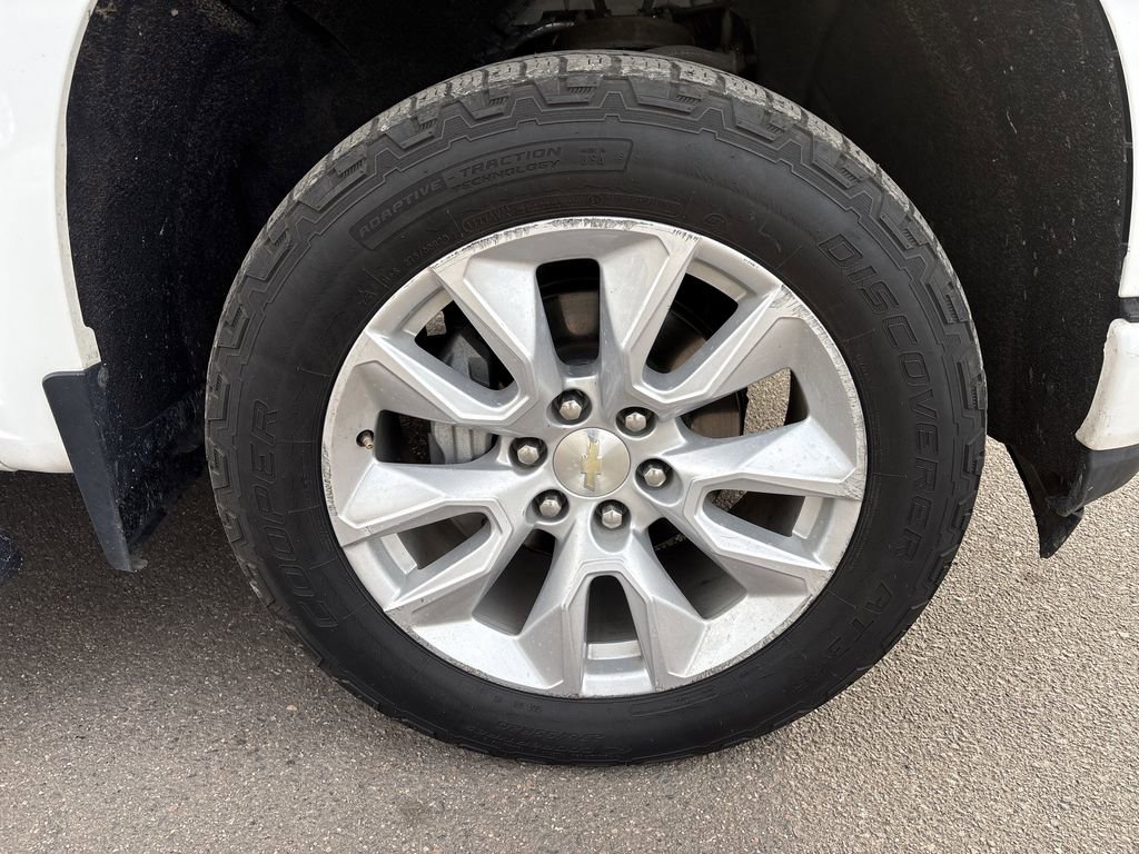 Used 2020 Chevrolet Silverado 1500 Custom w/ Custom Value Package image 26