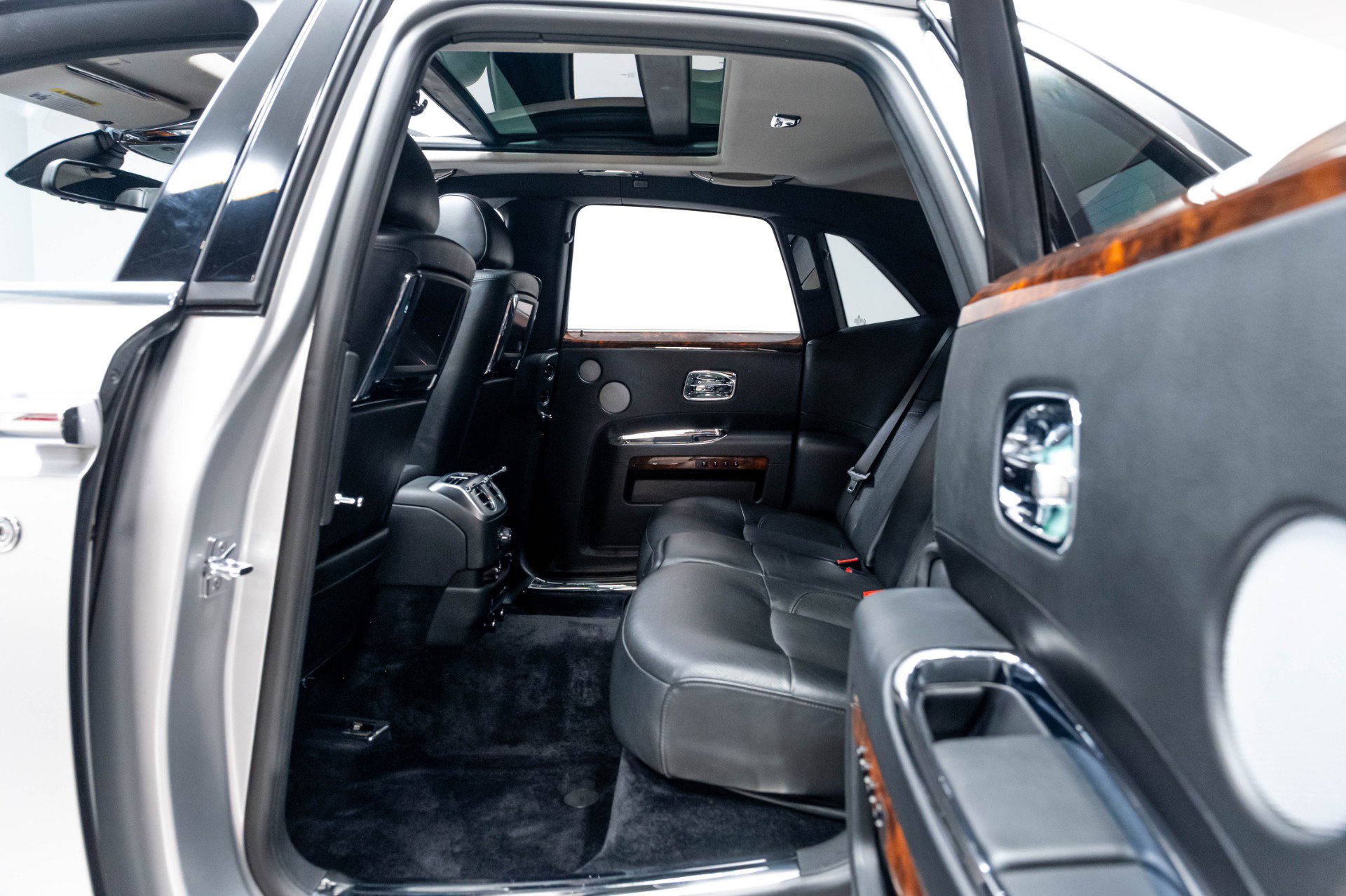 Used 2012 Rolls-Royce Ghost RWD image 51