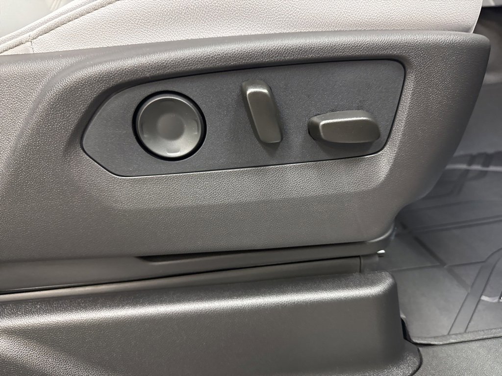 New 2026 Chevrolet Suburban Premier image 19