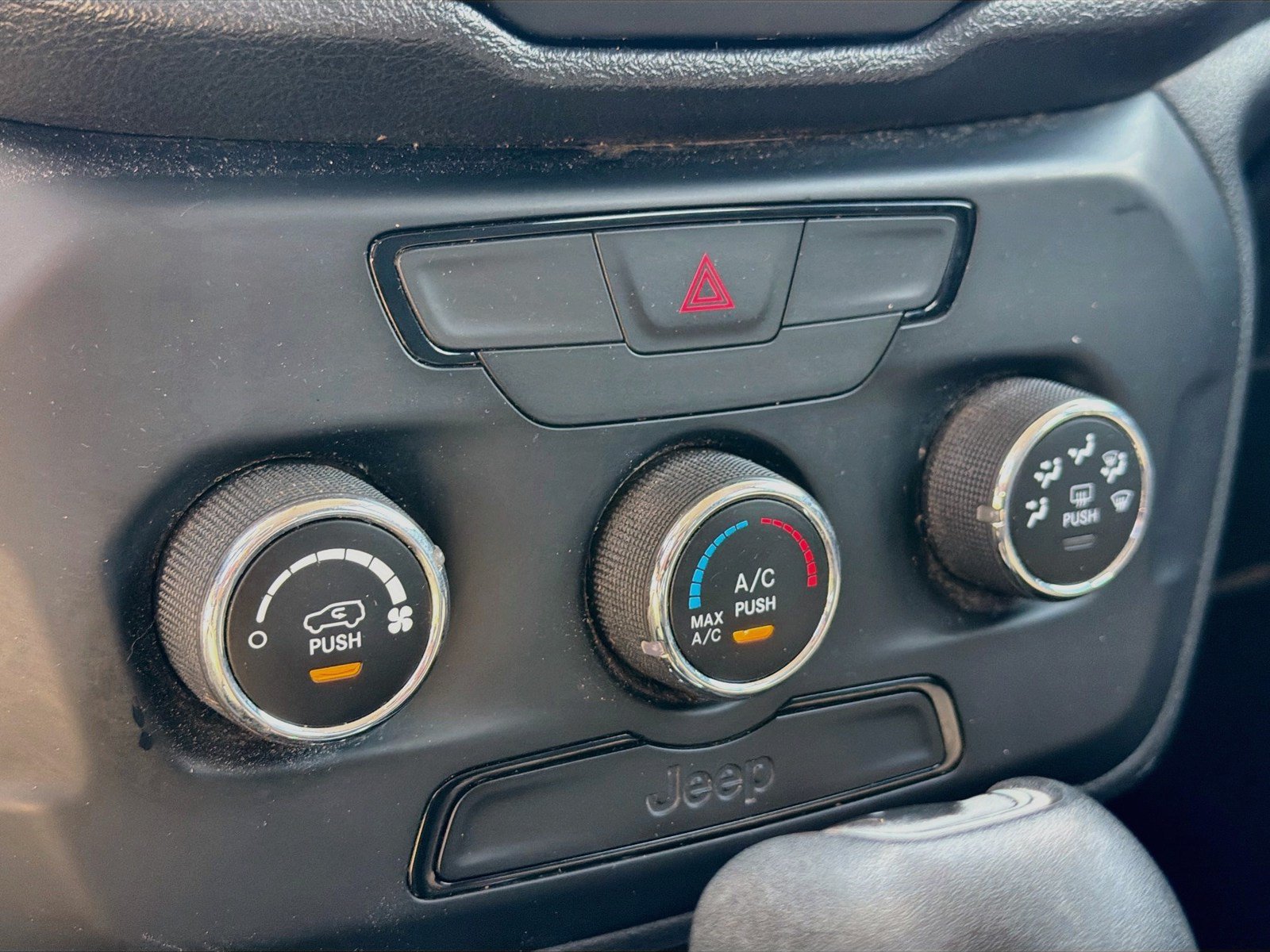 Used 2019 Jeep Renegade Sport AWD/4WD image 11