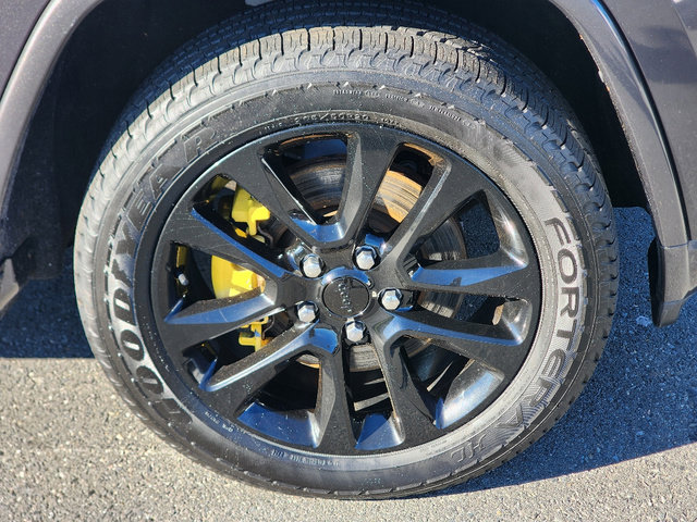 Certified 2021 Jeep Grand Cherokee Laredo X image 4