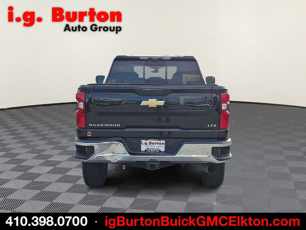 Used 2022 Chevrolet Silverado 2500 LTZ w/ LTZ Premium Package AWD/4WD image 5