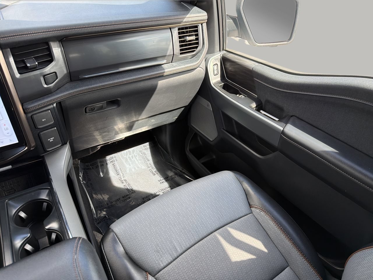 Used 2024 Ford F150 Lightning Lariat AWD/4WD image 14
