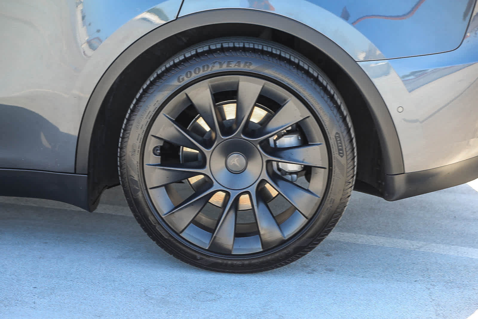 Used 2021 Tesla Model Y Long Range image 11