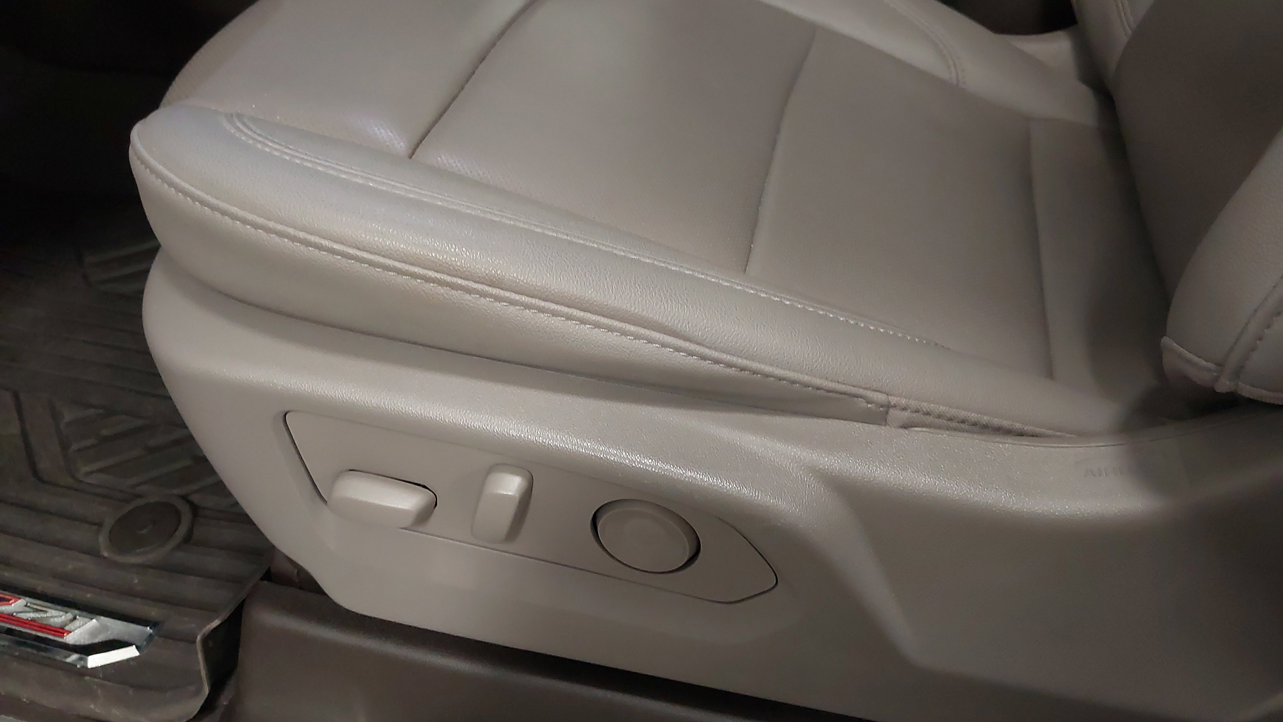 Used 2024 Chevrolet Silverado 1500 LTZ w/ Z71 Off-Road Package image 22