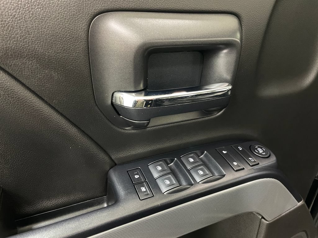 Used 2018 Chevrolet Silverado 1500 LT w/ All Star Edition AWD/4WD image 23