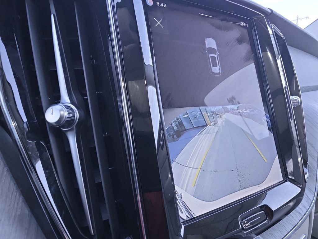 Used 2023 Volvo XC60 B5 Plus w/ Climate Package image 27