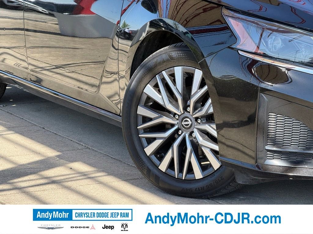 Used 2025 Nissan Altima 2.5 SV FWD image 3