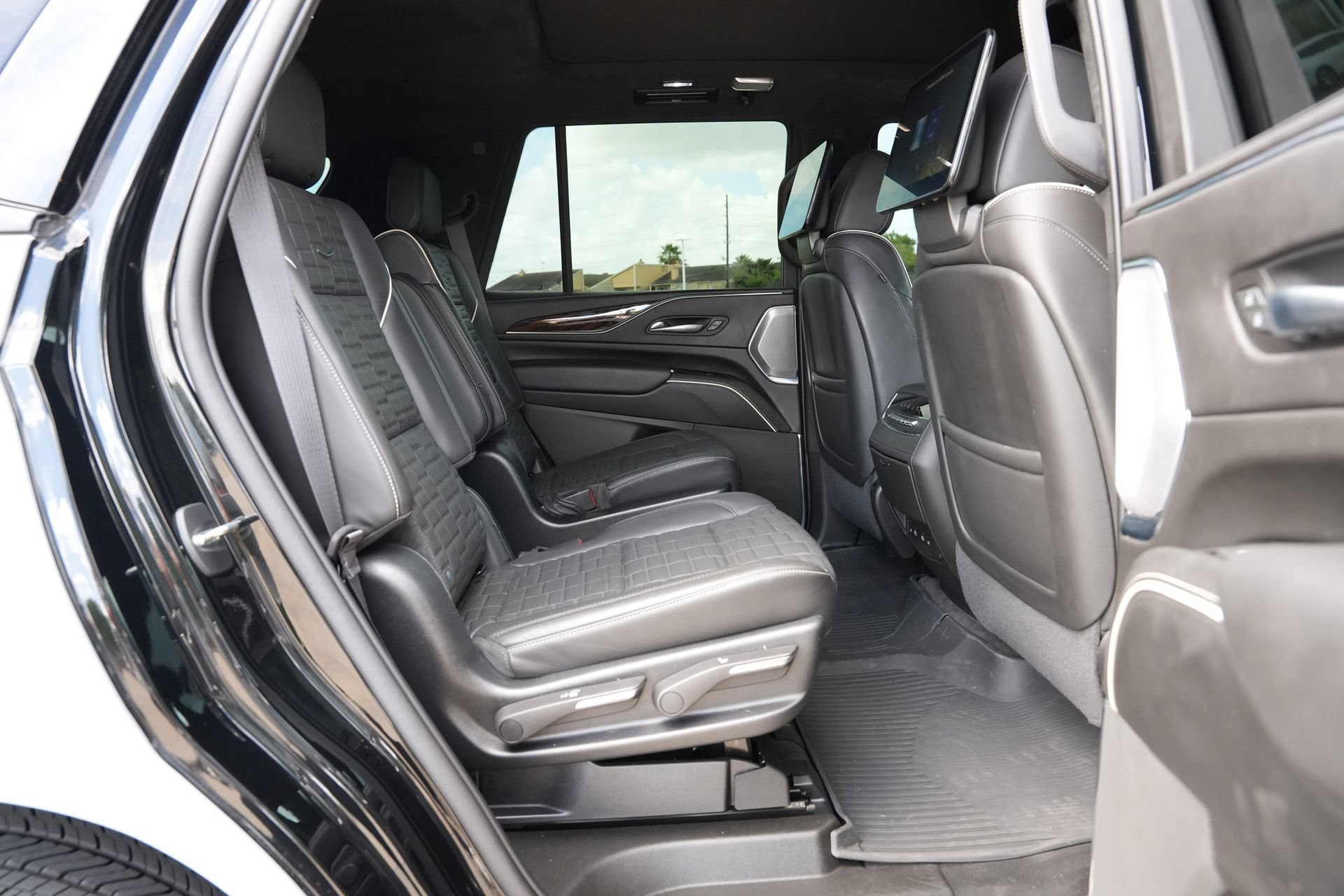 Used 2022 Cadillac Escalade Sport Platinum image 25
