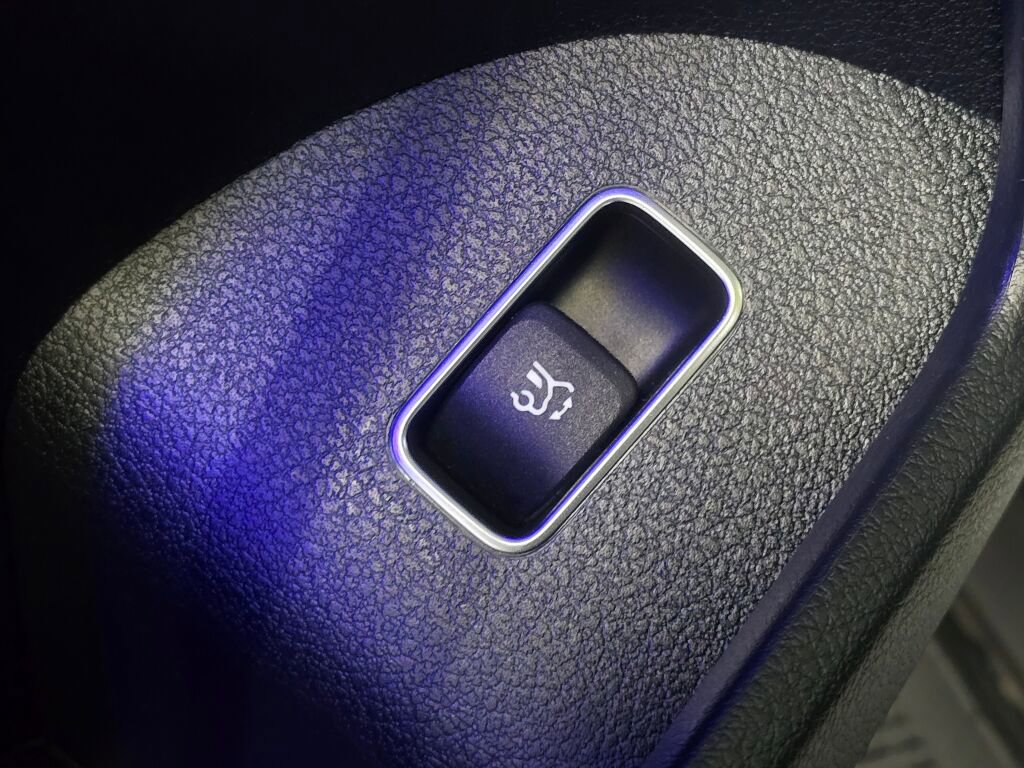 Used 2025 Mercedes-Benz GLE 350 4MATIC image 36