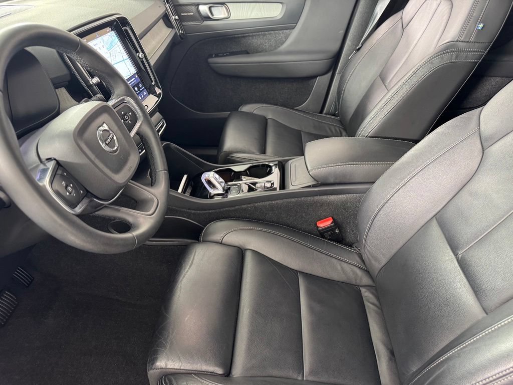 Certified 2024 Volvo XC40 B5 Plus w/ Protection Package Premier AWD/4WD image 19