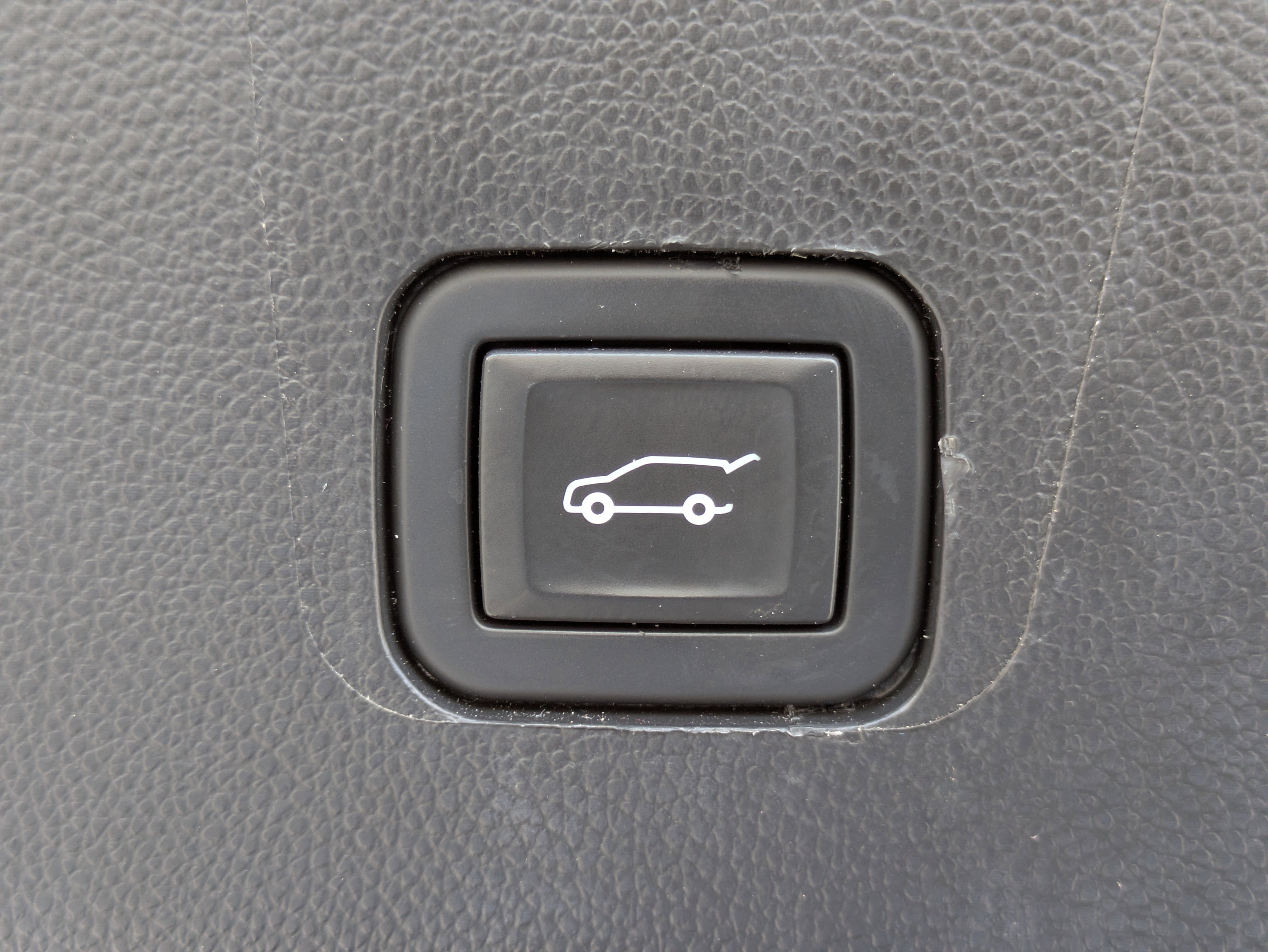 Used 2020 Chevrolet Traverse LT image 8