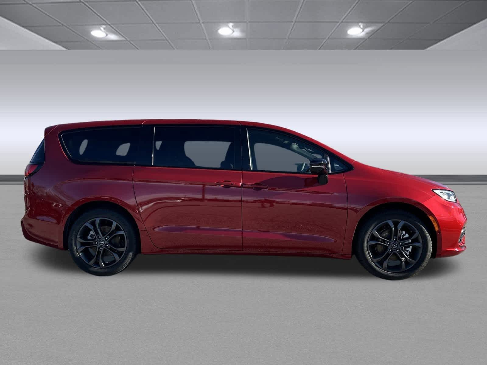 New 2026 Chrysler Pacifica Select FWD image 8