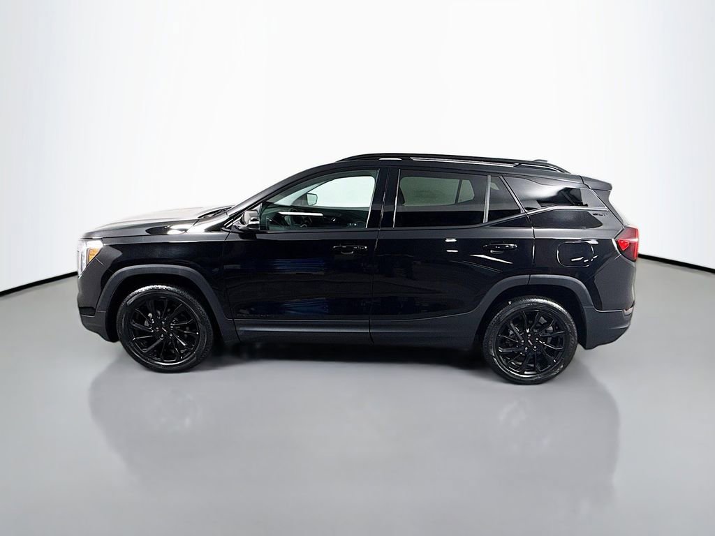 Used 2023 GMC Terrain SLT w/ Elevation Edition image 6