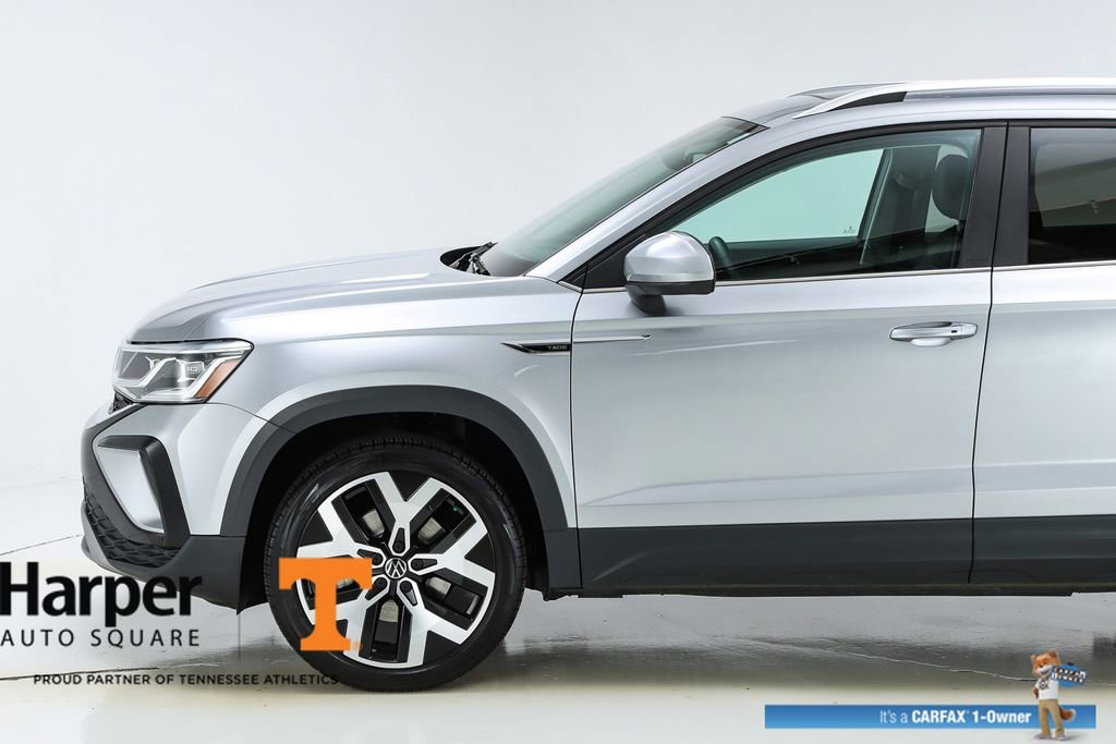 Used 2023 Volkswagen Taos SEL AWD/4WD image 3