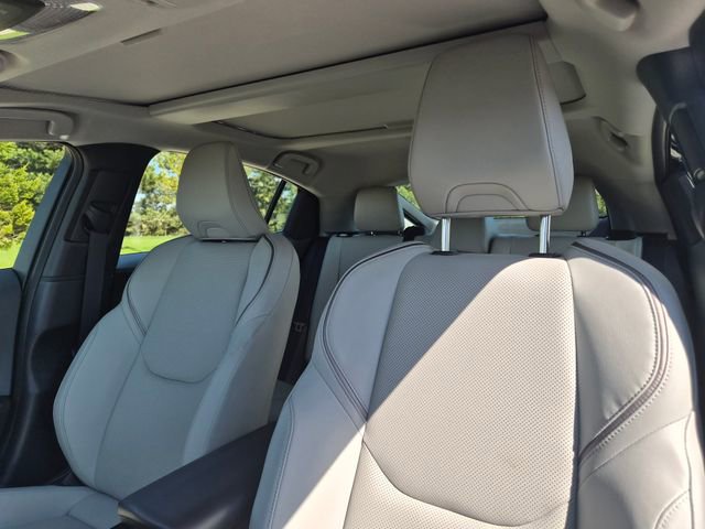 Used 2024 Toyota Prius XLE AWD/4WD image 14