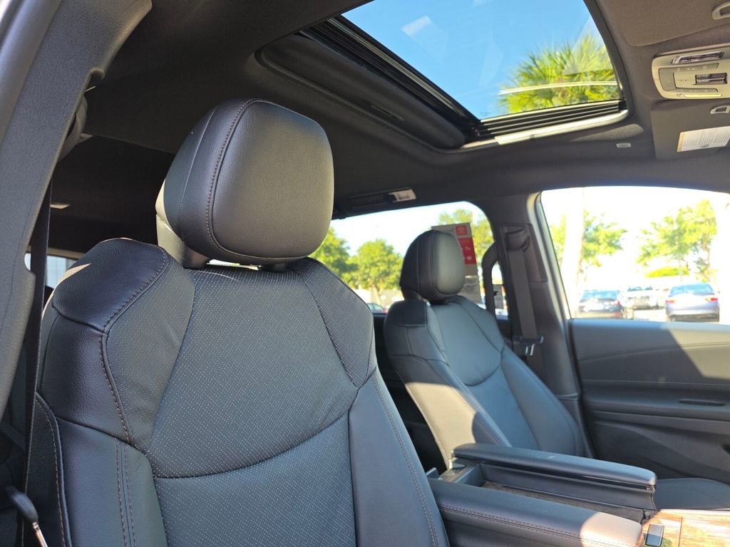 New 2026 Toyota Sienna Limited FWD image 15