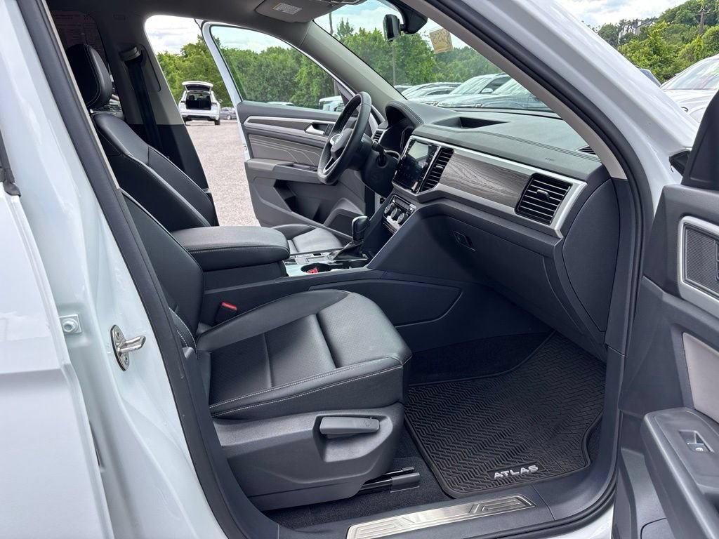 Certified 2023 Volkswagen Atlas SE FWD image 25