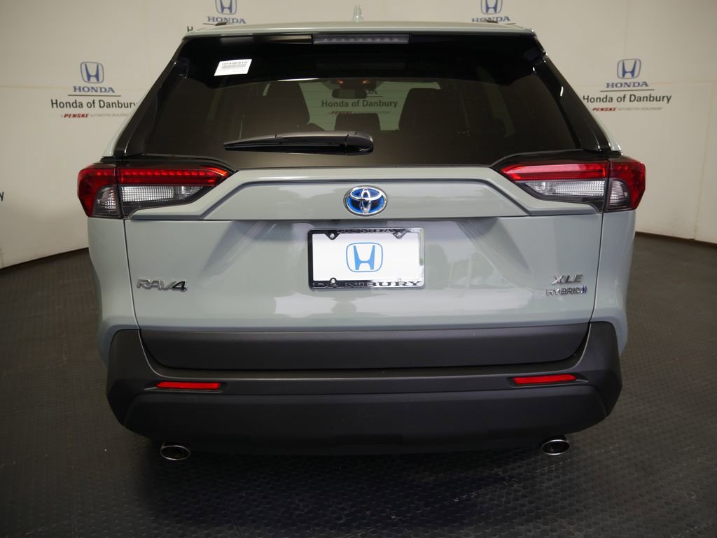 Used 2021 Toyota RAV4 XLE Premium AWD/4WD image 9