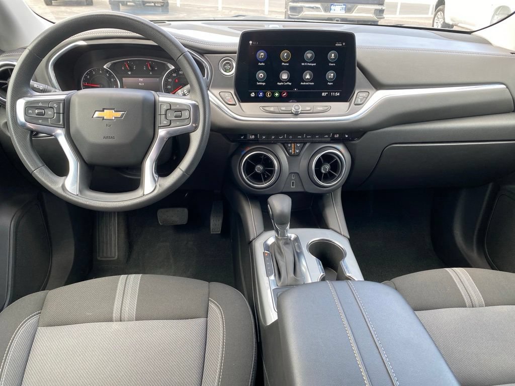 Used 2025 Chevrolet Blazer LT FWD image 4