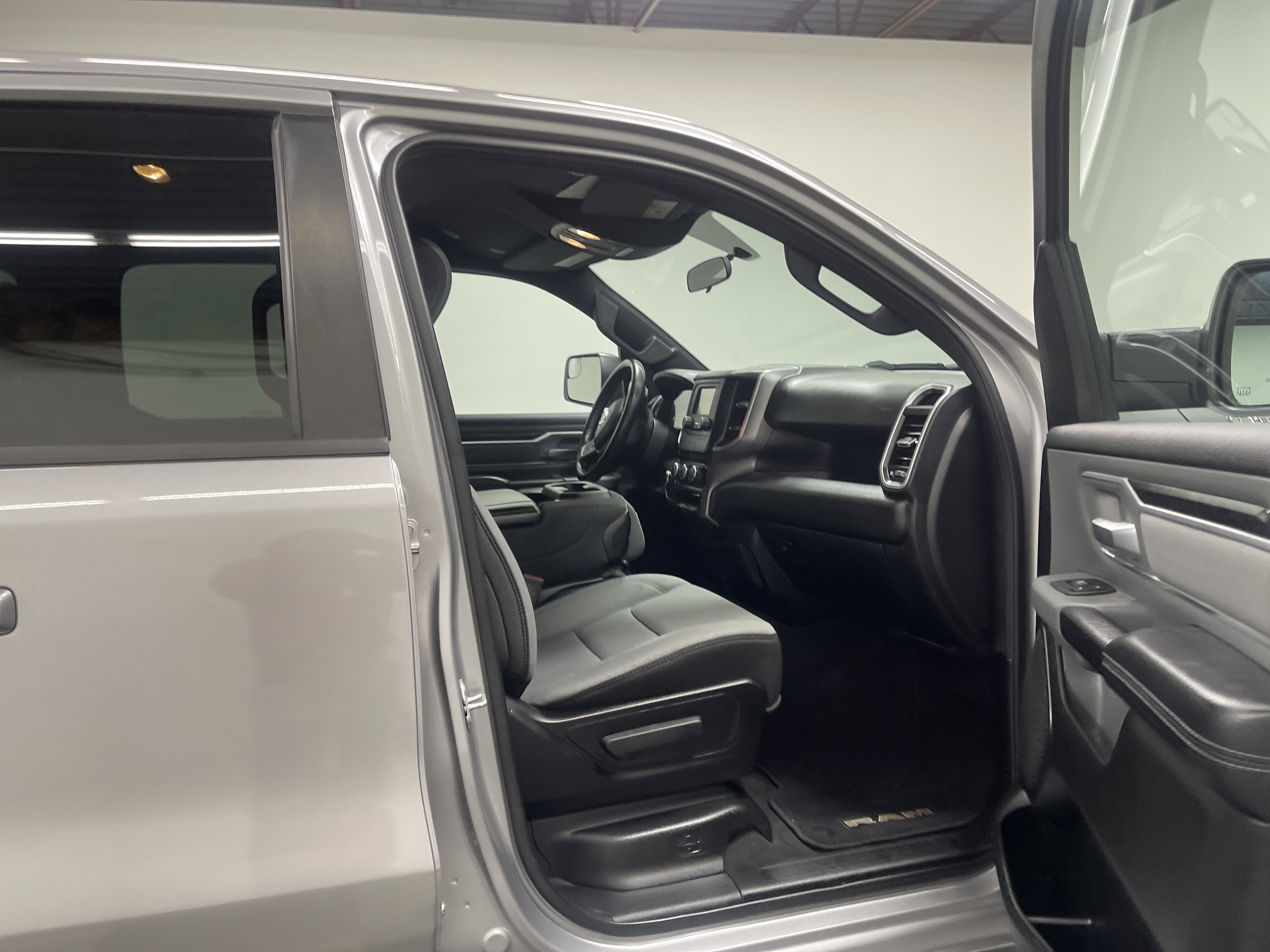 Used 2021 RAM 1500 Big Horn image 25