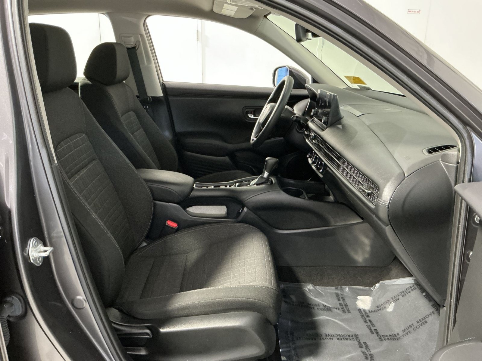 Used 2023 Honda HR-V LX image 25