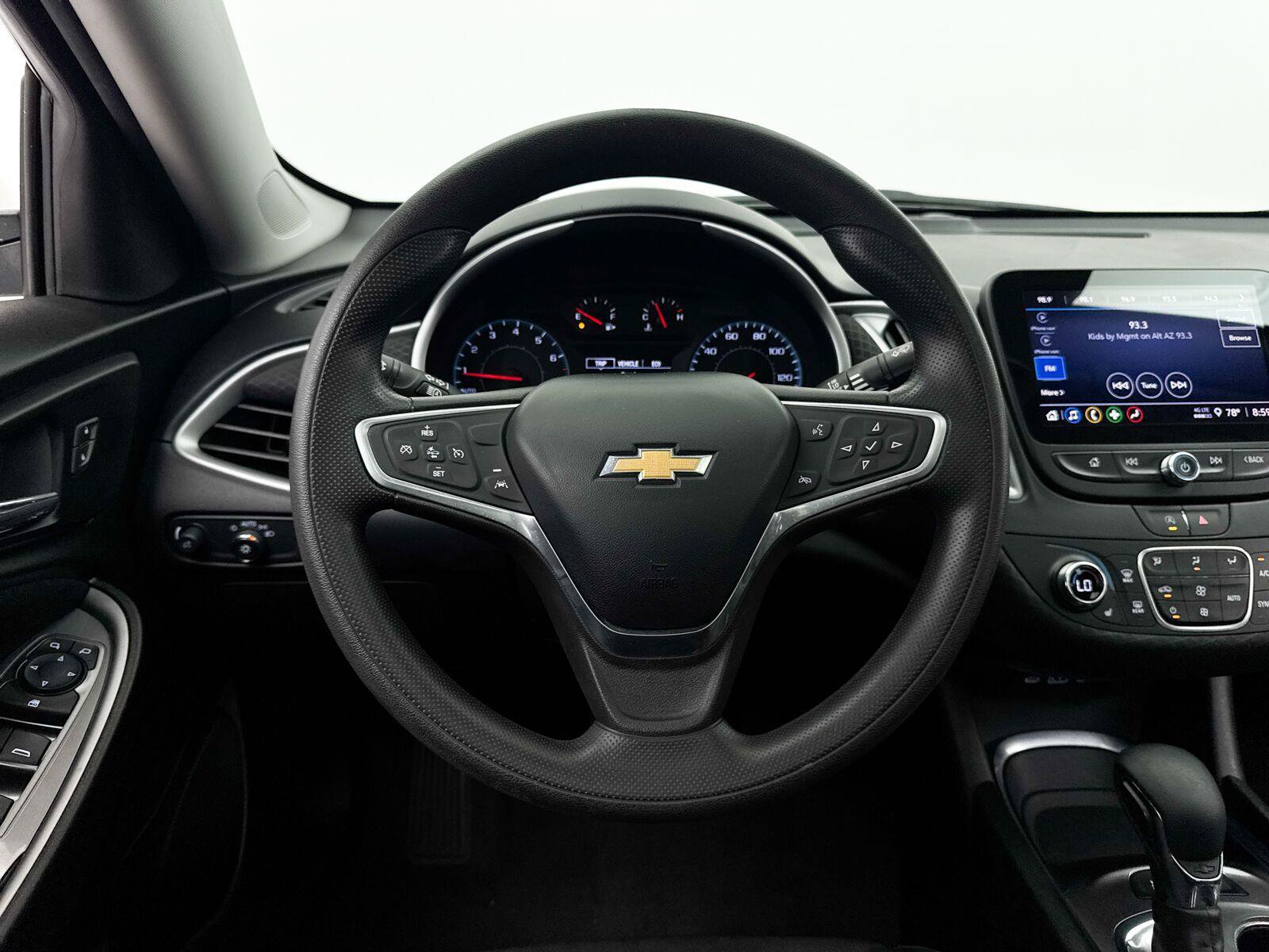 Used 2023 Chevrolet Malibu LT w/ Driver Confidence Package FWD image 4