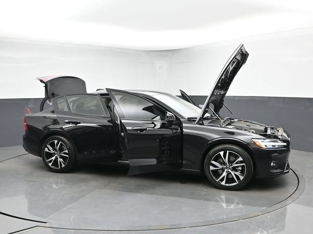 Used 2025 Volvo S60 B5 Plus AWD/4WD image 51