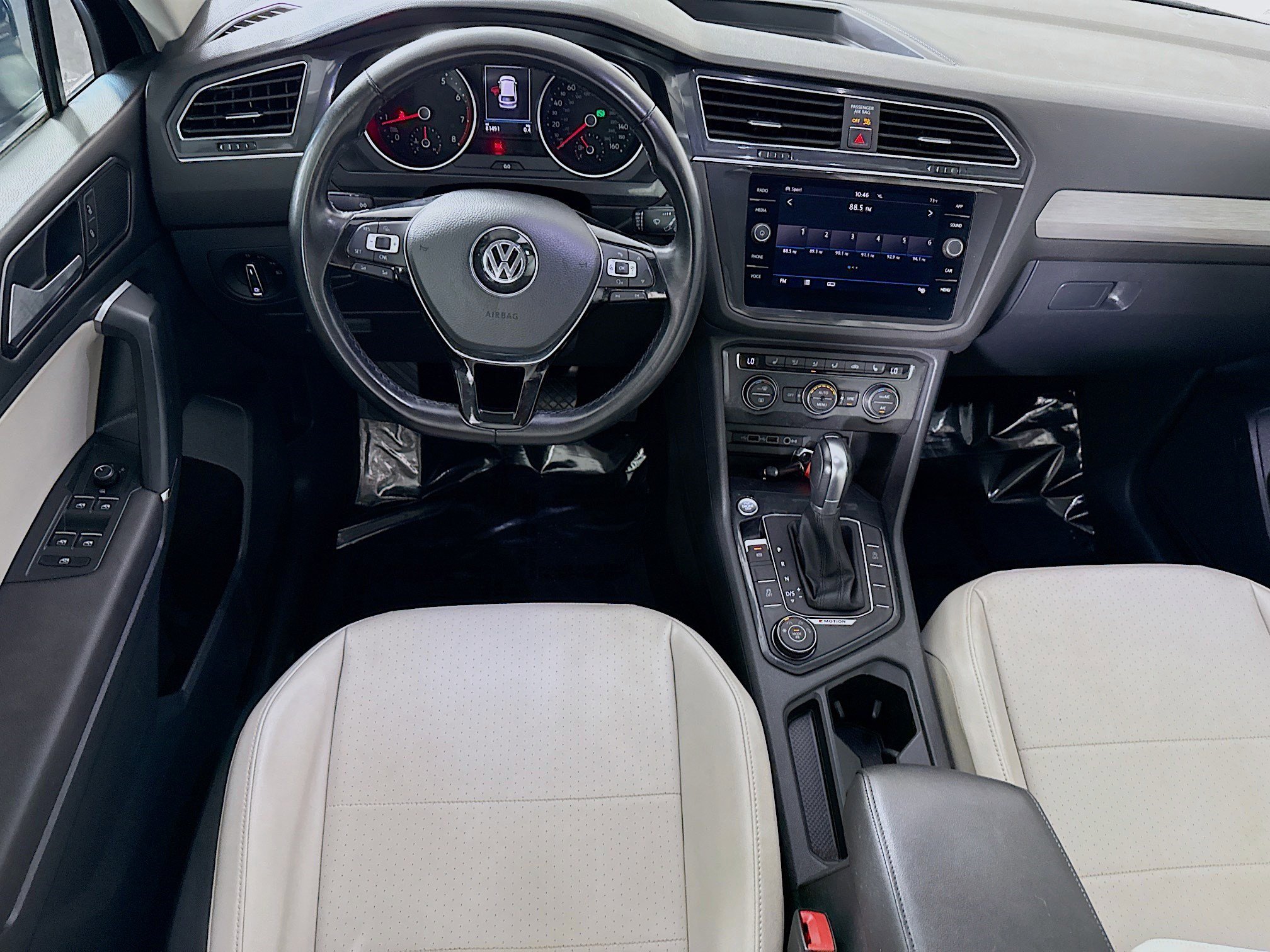 Used 2018 Volkswagen Tiguan SEL AWD/4WD image 17