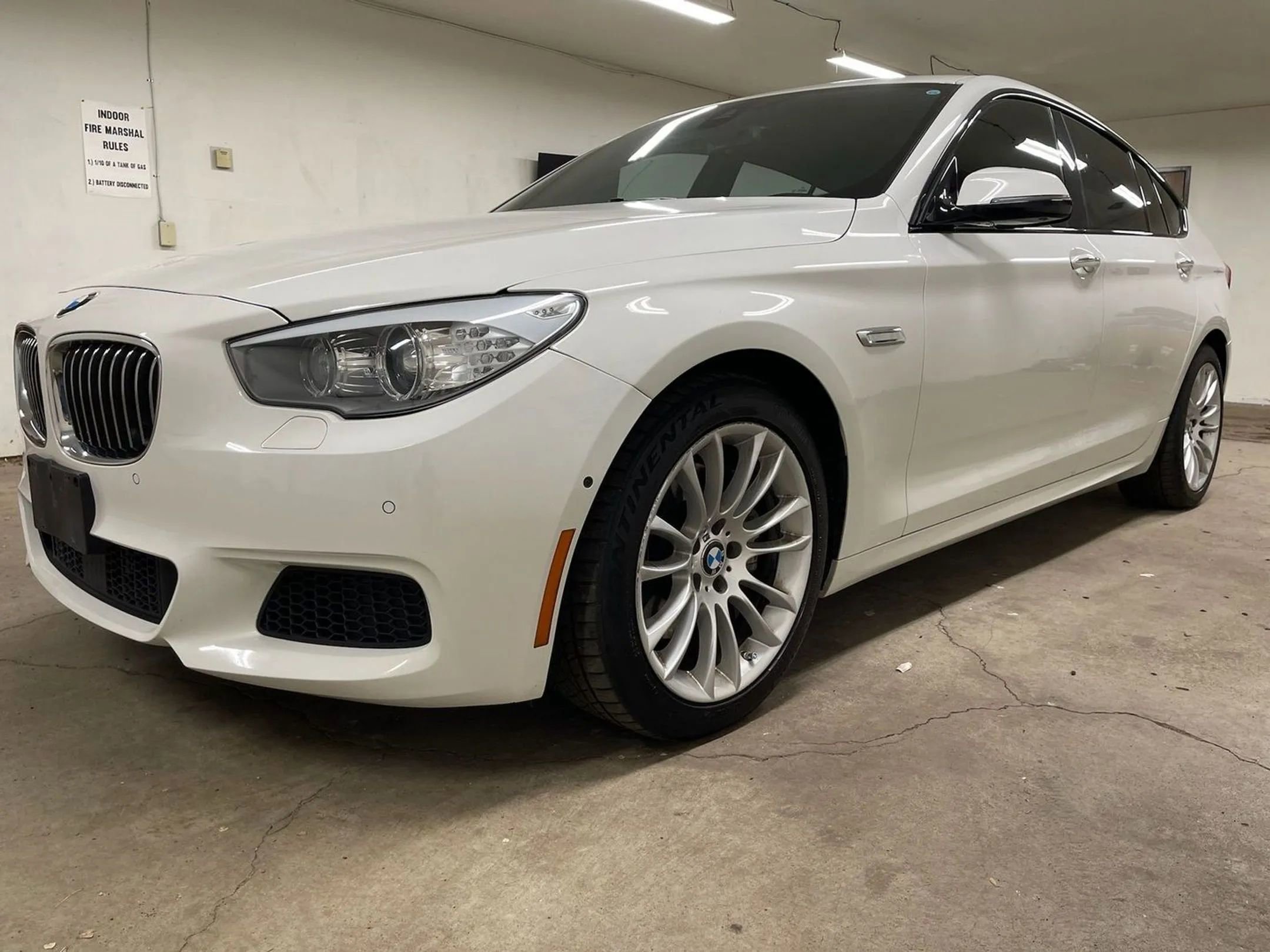 Used 2017 BMW 535i Gran Turismo xDrive image 3