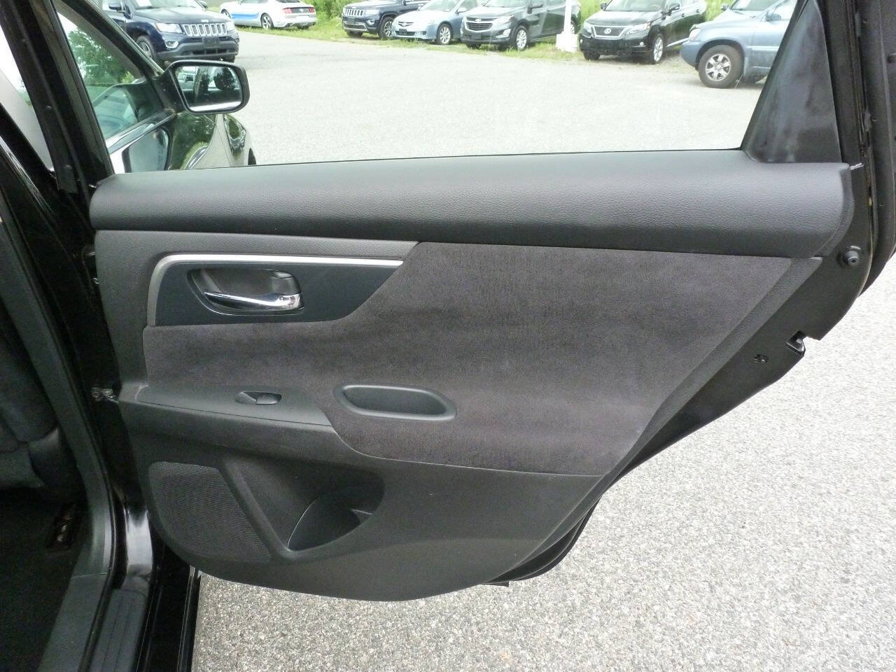 Used 2013 Nissan Altima 2.5 FWD image 23