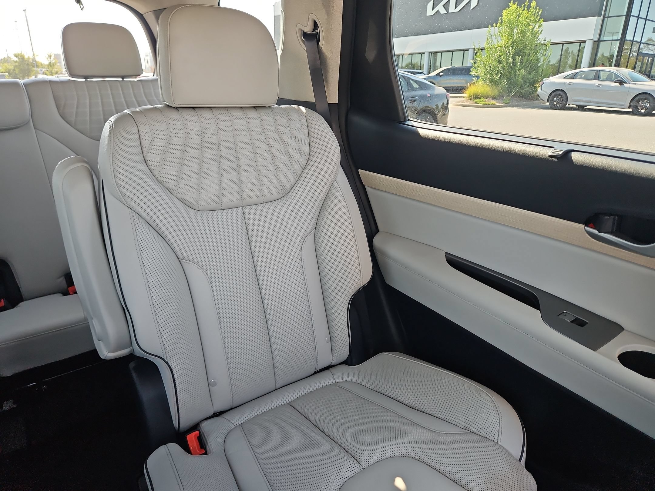 Used 2023 Hyundai Palisade Limited FWD image 14
